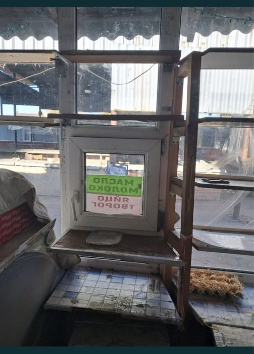 Продам торговый ларек на рынке Лазурный или сдам в аренду