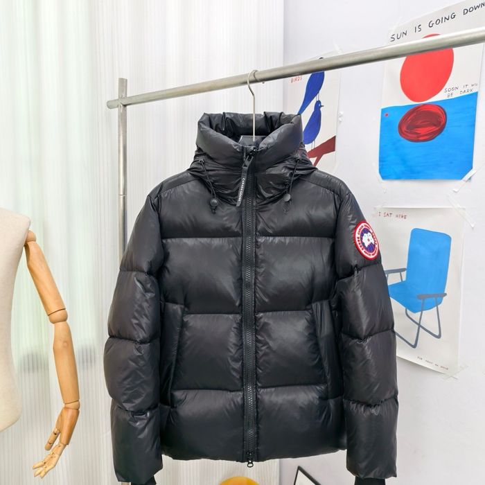 Пуховик Canada Goose