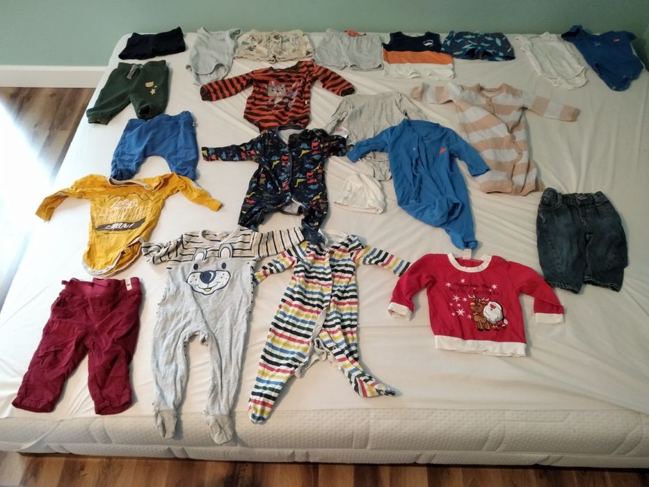 Paczka ubrań  chłopiec 74 kurtki bluzy spodenki kompletny zestaw