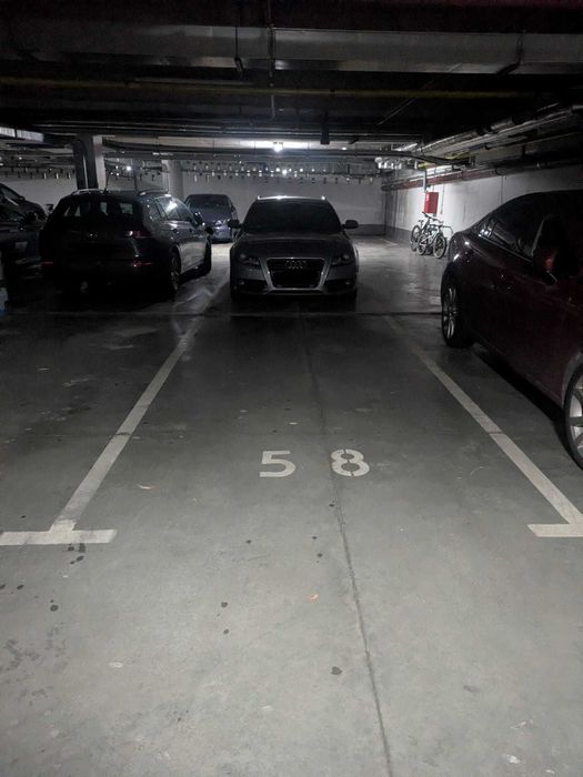 Wynajmę bezpośrednio garaż podziemny (Underground Parking space rent)