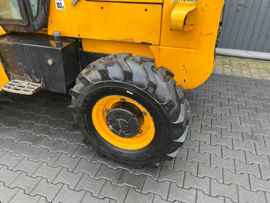 WYNAJEM wózek widłowy TERENOWY JCB 930-4 3 TONY 4X4