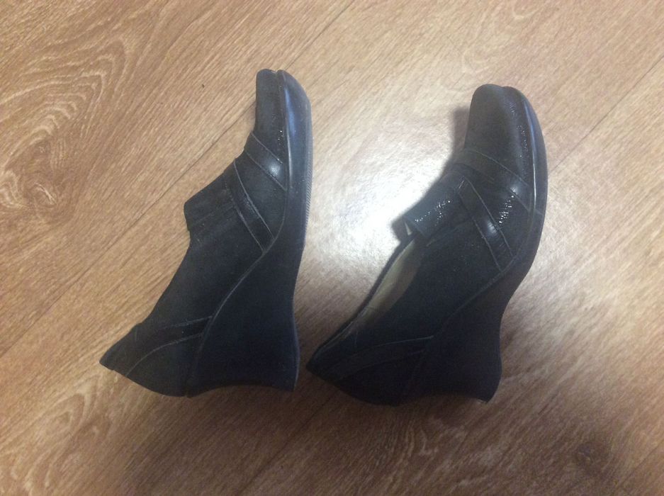 Продам чёрные туфли закрытые Б/У