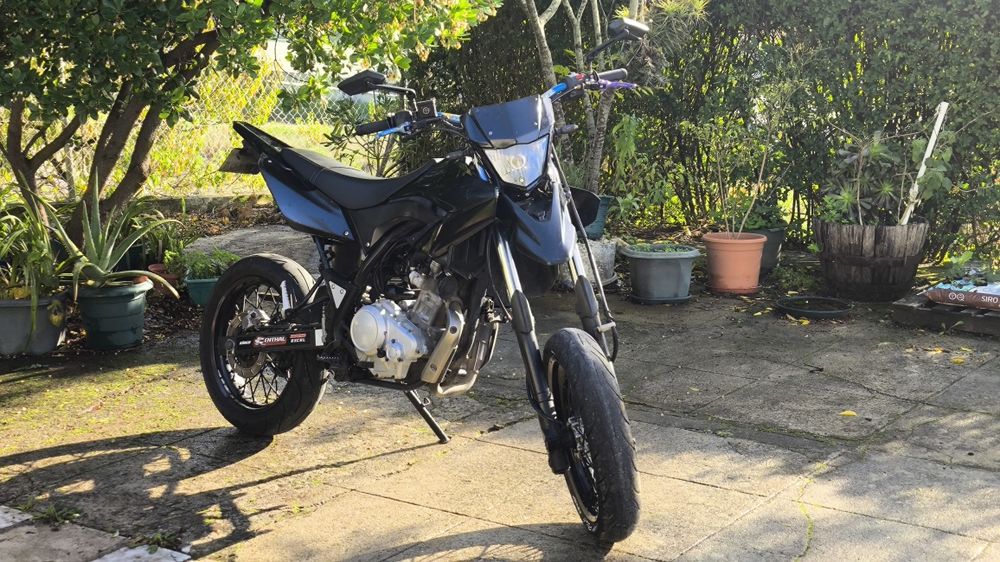 Yamaha wr125r preta