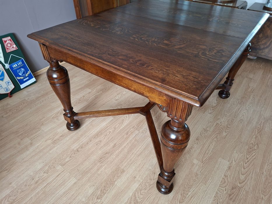 Stary dębowy stół eklektyczny