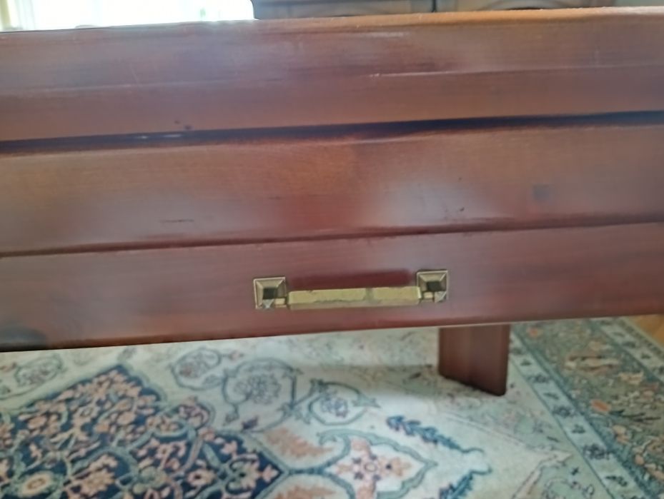 Stół kawowy z litego drewna