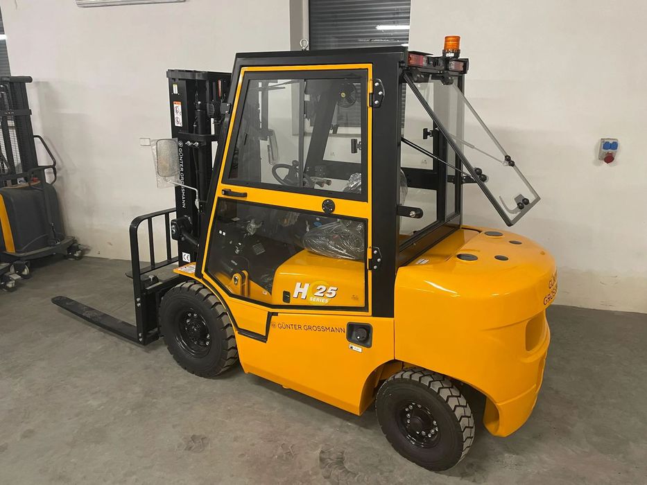 Günter Grossmann CPCD25  Kabina  Wózek widłowy 2,5T duplex, kabina diesel
