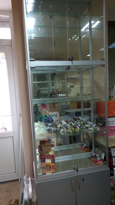 Витрины для магазинов, торгово-выставочное оборудование