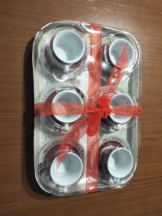 Christmas-themed mugs433903060104007681