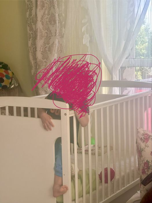 Sprzedam łóżeczko z wyjmowanymi dwoma szczebelkami