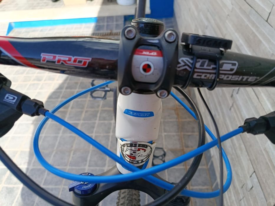 Bicicleta btt roda 26 - carbono