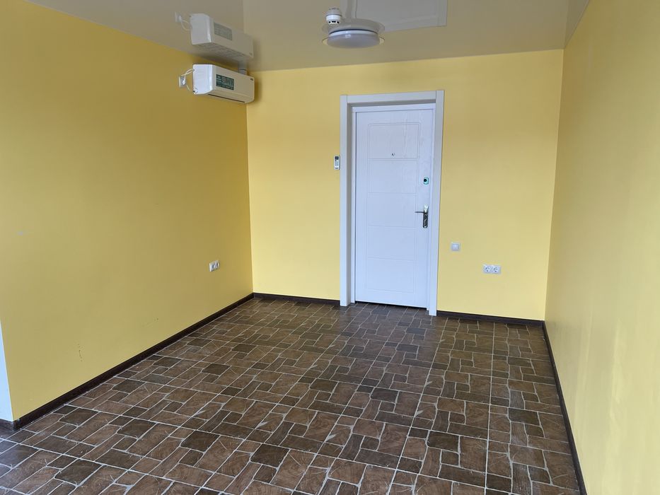 Оренда офіса 20 м2  (Колгоспна 13а)