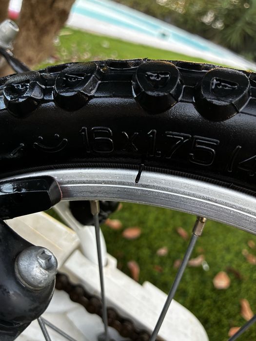 Bicicleta criança B’Twin roda 16” – Bom estado