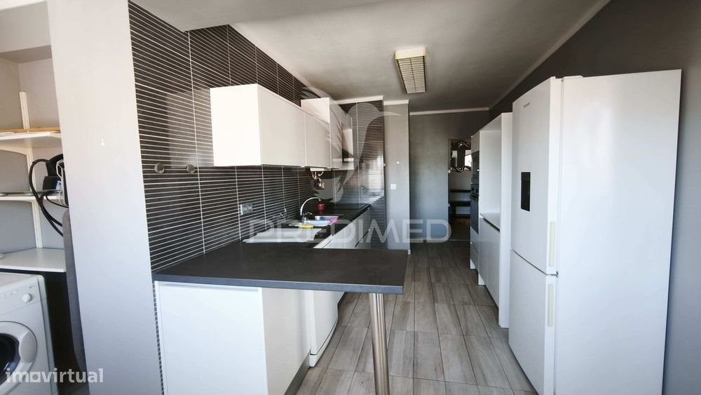 Apartamento T3 com garagem para Arrendamento, Alfornelos, Amadora
