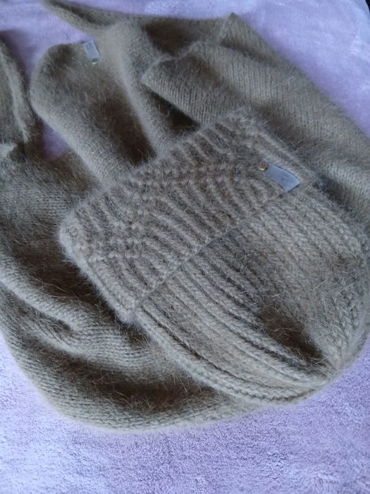 Вязаний комплект із ангори