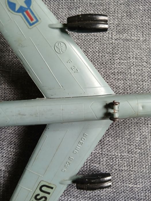 B52 stary model firmy Siku