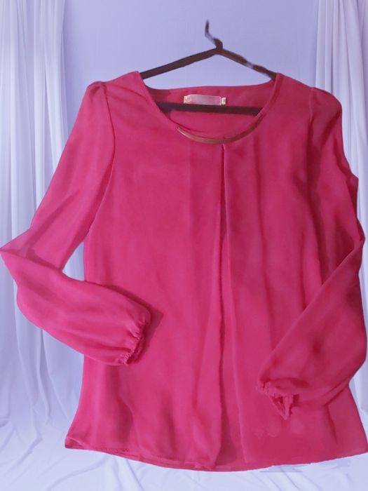 Blusaa rosa fúcsia com gargantilha