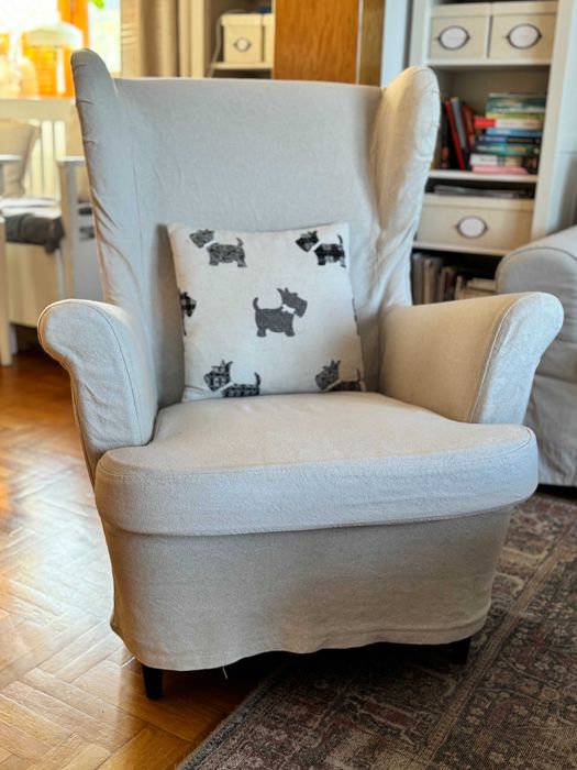 Fotel Strandmon wraz z podnóżkiem IKEA + dodatkowy pokrowiec