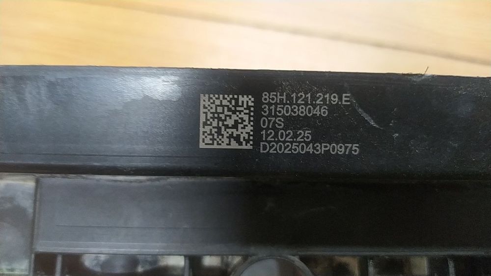 Audi etron q6 жалюзі 85h121219e