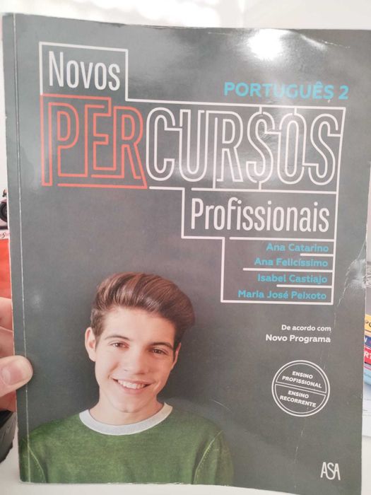Livro Escolar Novos Percursos Profissionais - Português 2