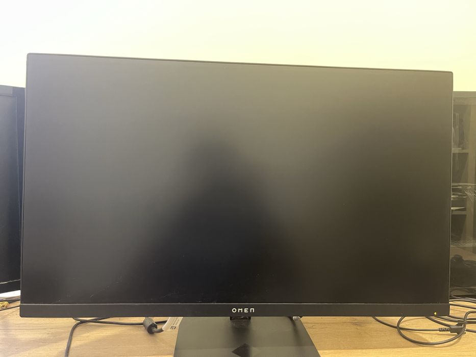 Monitor Gaming HP Omen 27 (27'' - 1 ms - 165 Hz - FreeSync Premium)