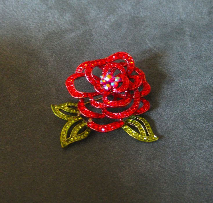 Alfinete / Broche / Pregadeira Rosa Vermelha NOVO