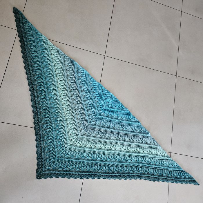 Chusta robiona ręcznie na szydełku rękodzieło Handmade