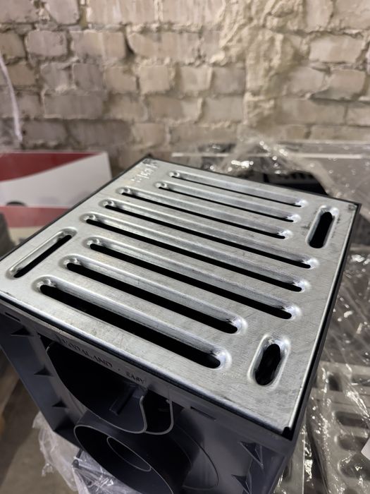 Водосточные лотки,ливневки