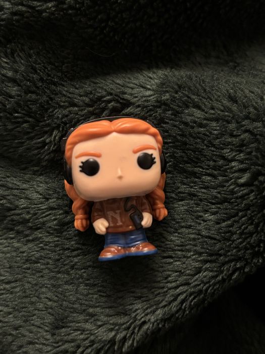 Figurki Stranger things kinder joy