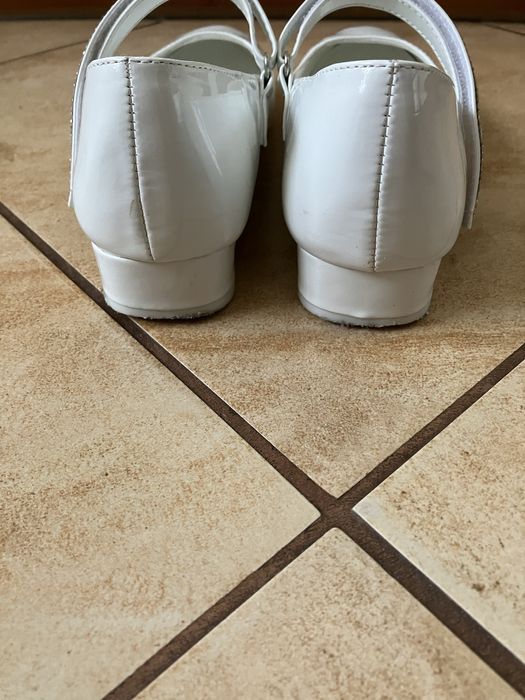 Buty do komunii, lakierki r.35