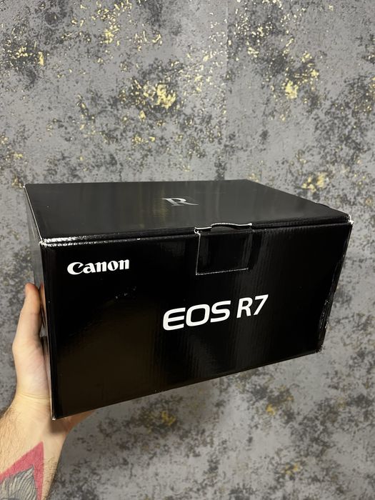 Canon R7 4K60 C-log3 33Mp RAW