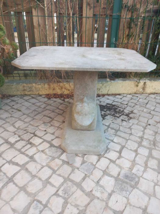 Mesinha apoio  jardim pedra maciça