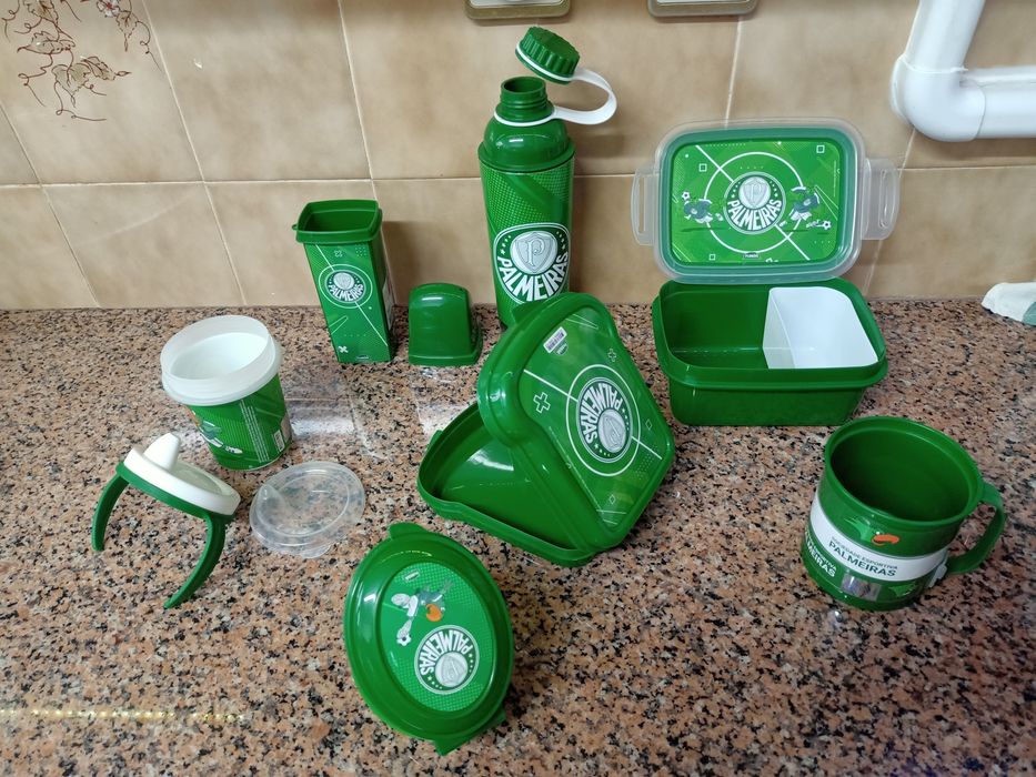 Tupperware copos garrafa talheres do clube Palmeiras casa quarto apart