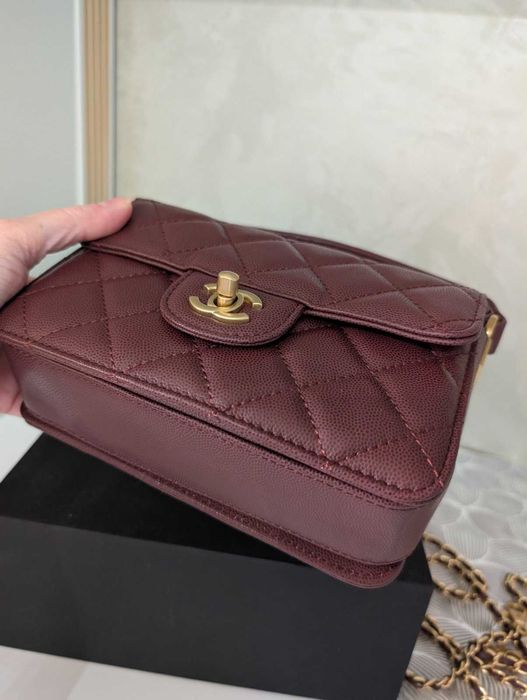 Сумочка Chanel 19 см з натуральної шкіри колір "спіла вишня"