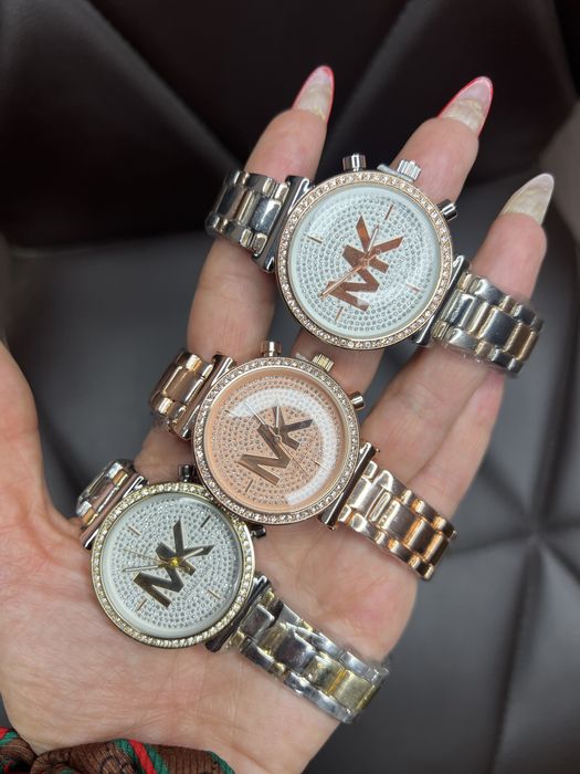 Продам часы michael kors