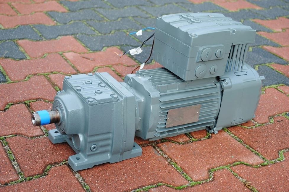 MOTOREDUKTOR 0.11/1.1kw 10-101obr. FALOWNIK! SEW