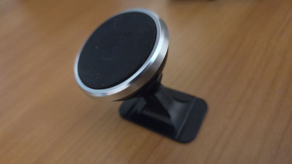 Тримач для телефону в авто