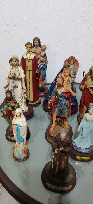 Estatuetas e marfinites religiosas 12 a 23 cm