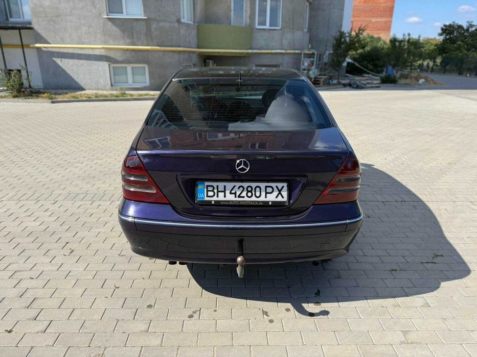 Mercedes C-Class 2.2 дизель АВТОМАТ 2000 год