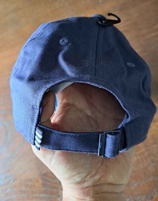 Chapéu marca Adidas - Cor azul marinho