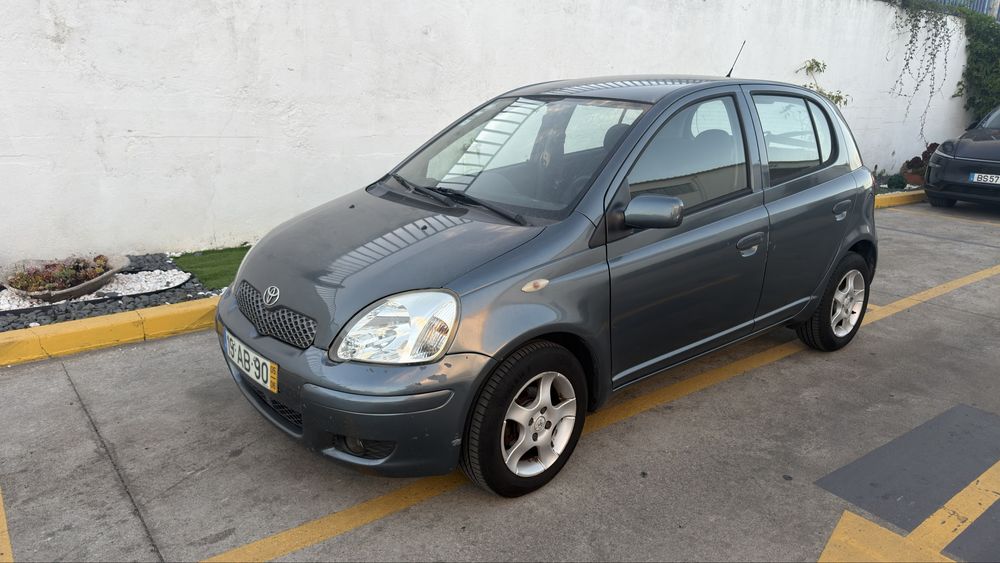 Toyota Yaris 1.0 — photo 2