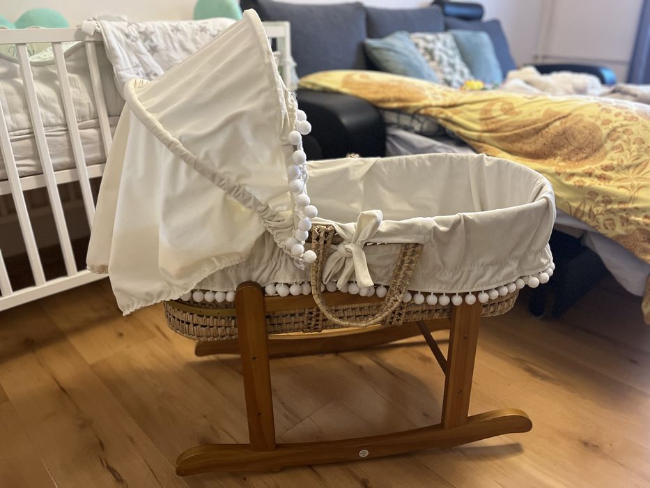 Kosz Mojżesza z pościelą i stojakem(odbior osobisty)