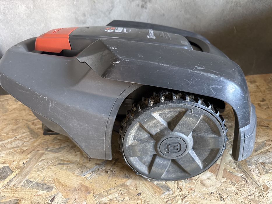 Kosiarka Husqvarna AUTOMOWER 105 kosiła 1773h