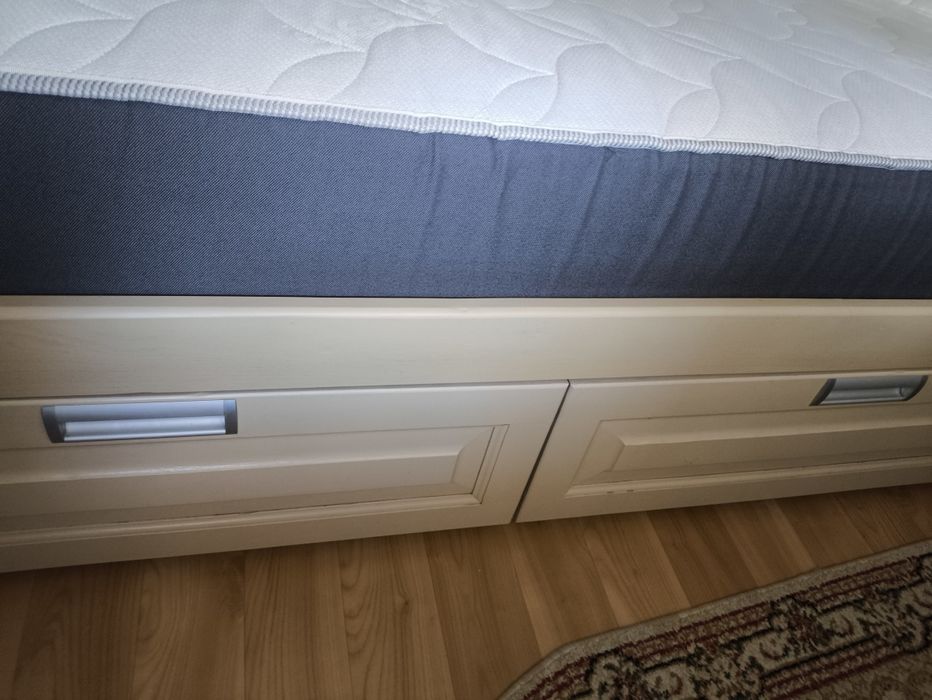 Продам деревянную кровать деревянную