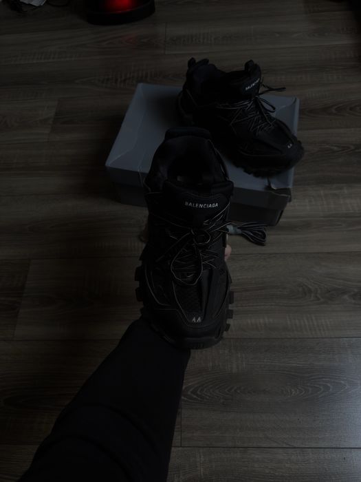 Balenciaga track led