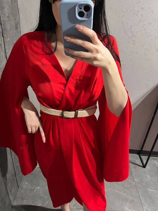 Czerwona sukienka midi