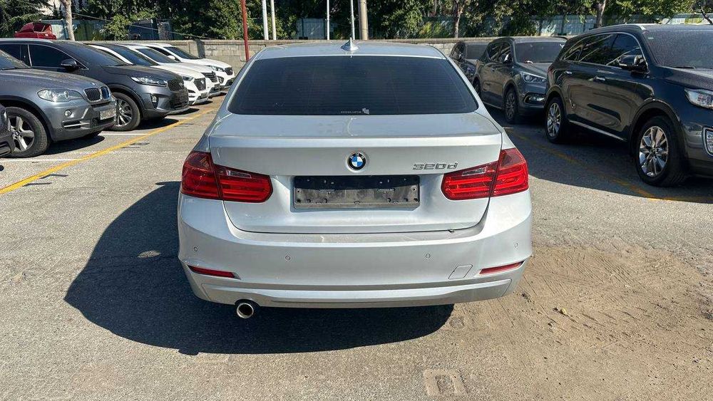 BMW 320d F30 2015 • Дизель, автомат, люк, проєкція