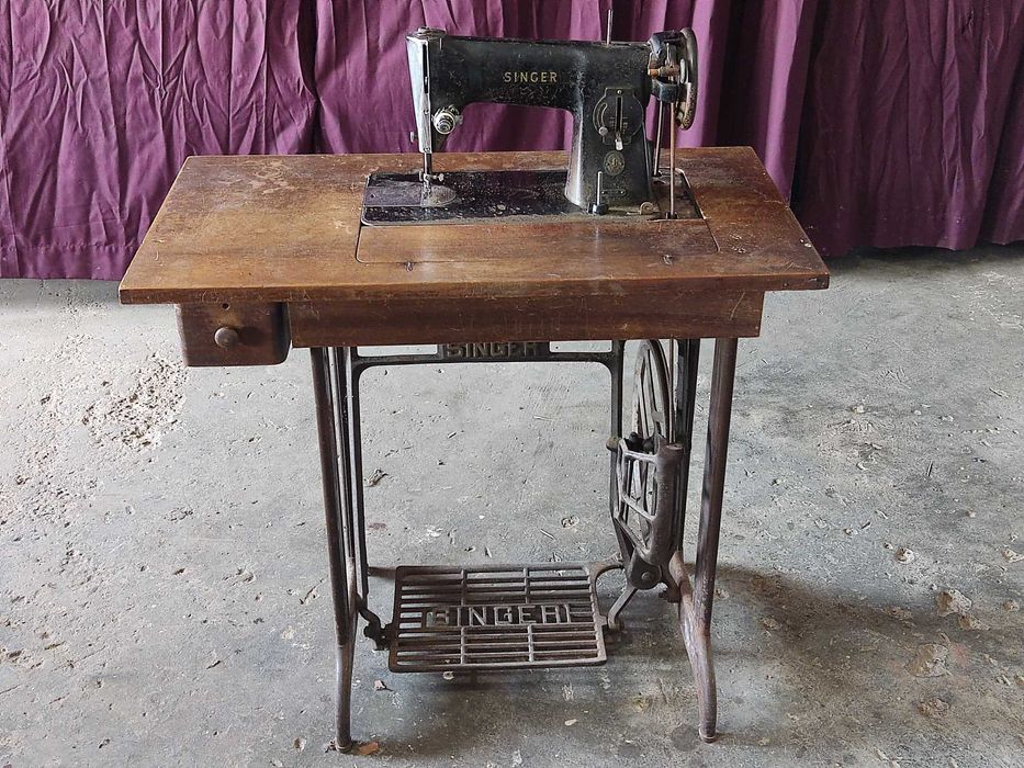 Vendo duas máquina de costura