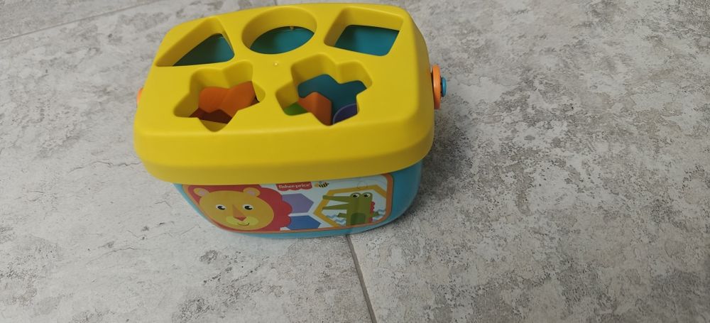 Stolik edukacyjny, sorter pianino i klocki sensoryczne