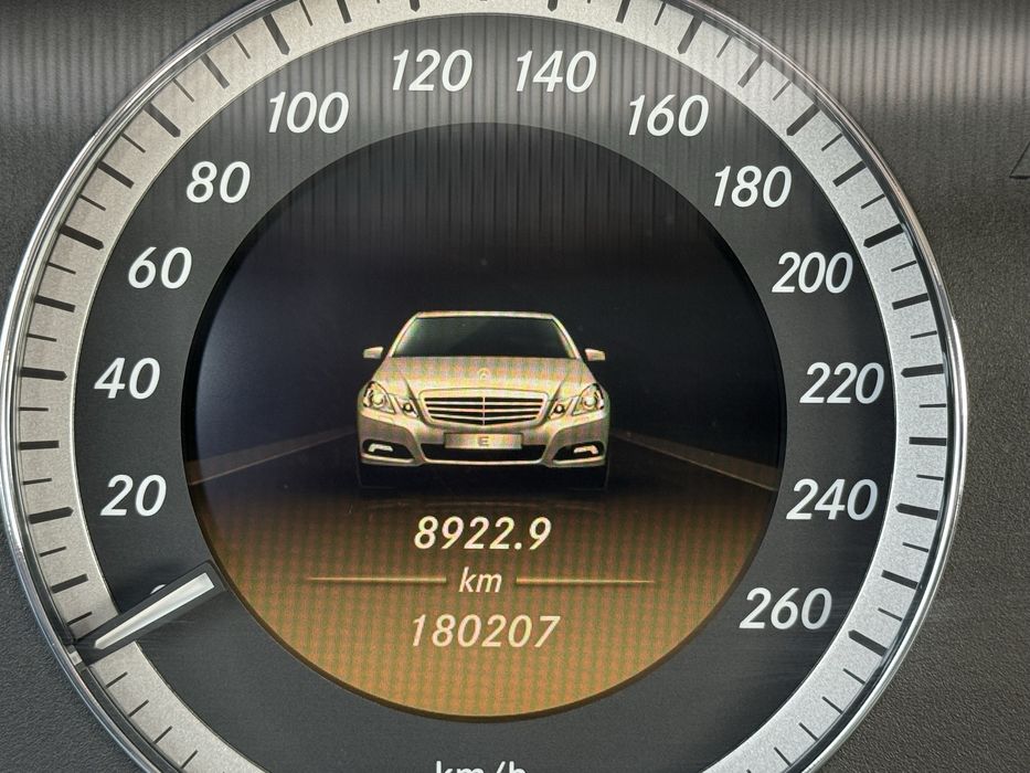Mercedes E250cdi 4matic niski przebieg super stan