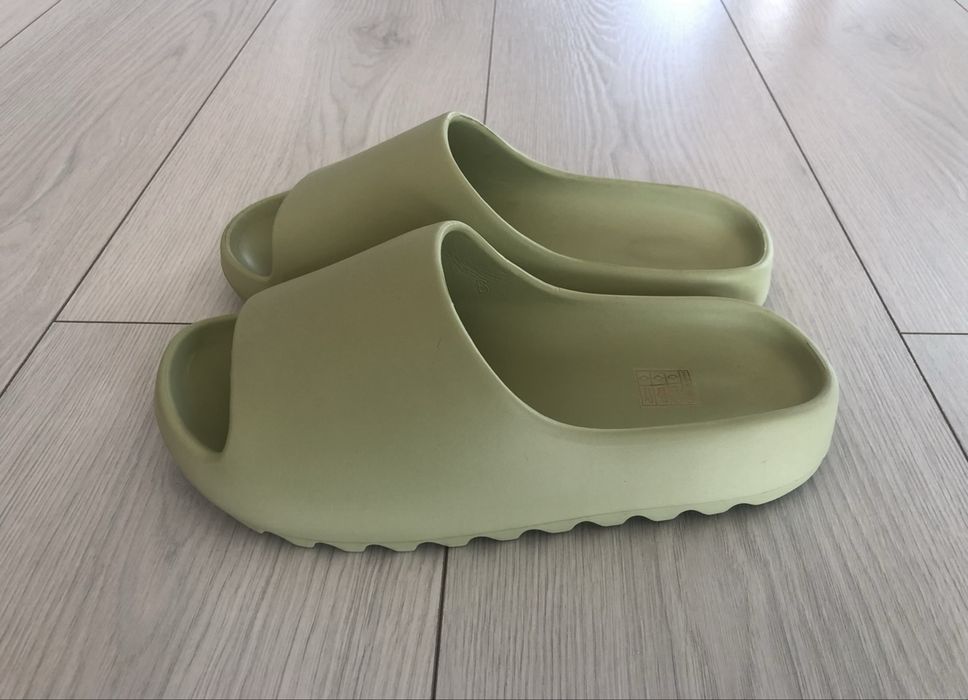 Nowe klapki limonkowe, zielone